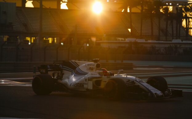 Yas Marina Circuit, Abu Dhabi, United Arab Emirates. Wednesday 29 November 2017. Robert Kubica, Williams FW40 Mercedes.