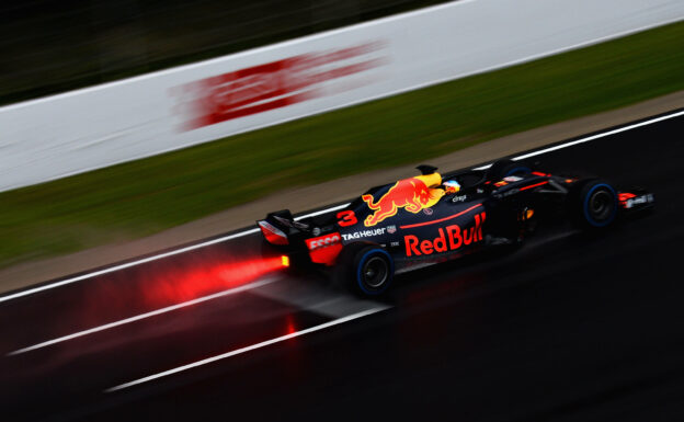 Daniel Ricciardo set the fastest lap time on the 1st day of practice