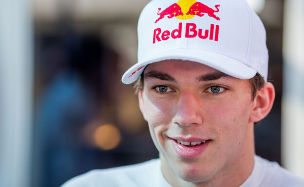 Pierre Gasly Toro Rosso with fans Australian GP F1/2018