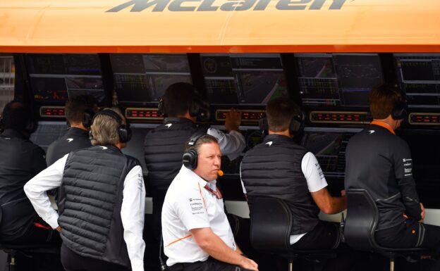 Circuit de Catalunya-Barcelona, Spain 2018. Zak Brown, Executive Director, McLaren Technology Group, and the team on the pit wall.