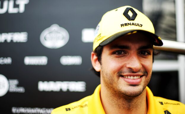 Sainz: Staying at Renault 'would be a pleasure'