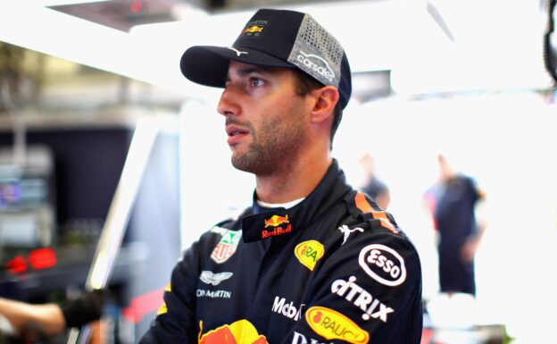 New deal for Ricciardo still delayed