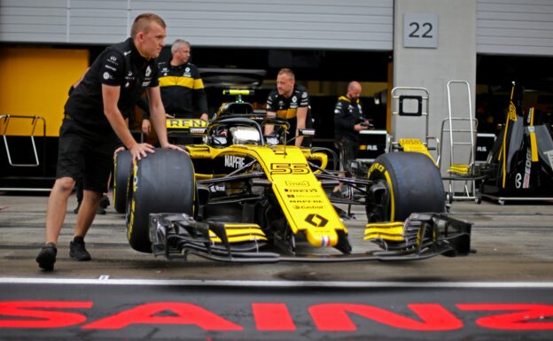 Renault Sport F1 Team RS18 of Carlos Sainz Jr (ESP) Renault Sport F1 Team pushed by mechanics in the pits. Austrian Grand Prix, Thursday 28th June 2018. Spielberg, Austria.