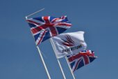 UK gov't clears F1 staff for Silverstone races