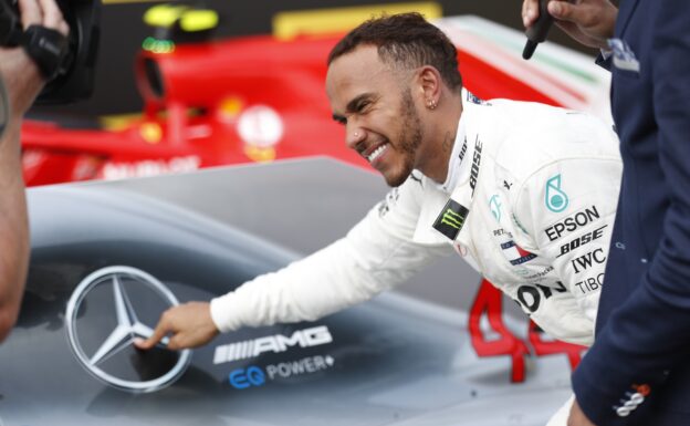 Mercedes-AMG Petronas agrees two-year contract extension with Lewis Hamilton