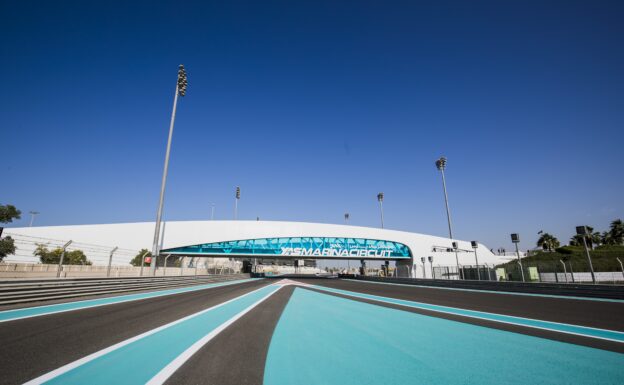 How to Ace the Yas Marina Circuit!