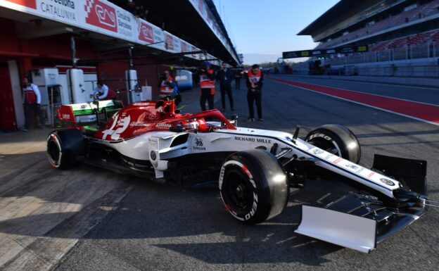 F1 bans garage screens for winter testing