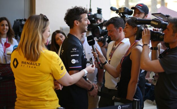 Daniel Ricciardo (AUS) Renault F1 Team with the media. Bahrain Grand Prix, Thursday 28th March 2019. Sakhir, Bahrain.