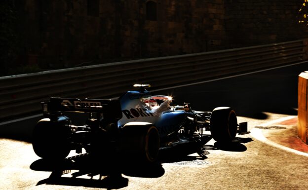 Kubica: Williams 'uncontrollable' in Baku