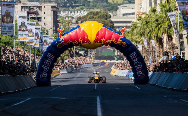 Coulthard does Red Bull RB7 showrun in Cape Town