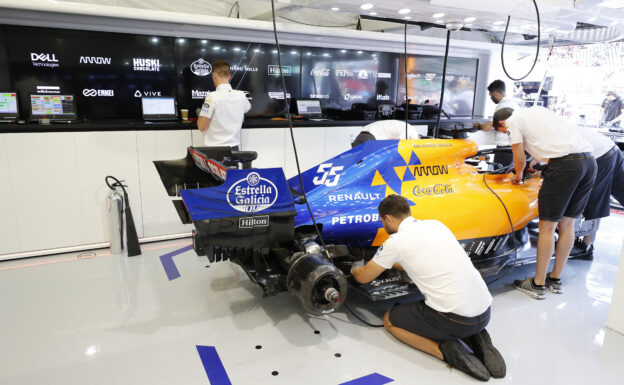 Sainz: Media 'exaggerating' McLaren car concept change