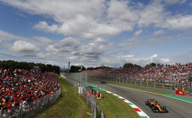 F1 to re-consider gravel for Parabolica