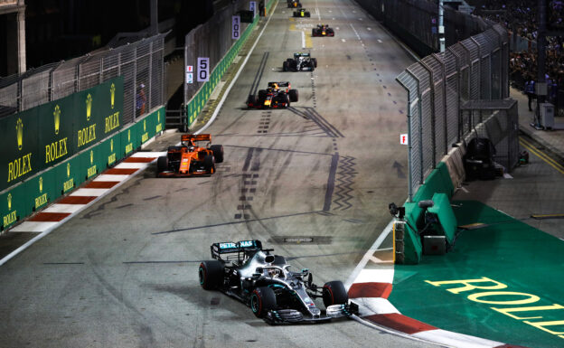 Lewis Hamilton Calls Singapore Circuit 'Boring'