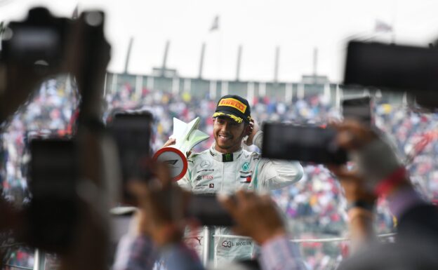 Hamilton wants to stay with Mercedes for 2021