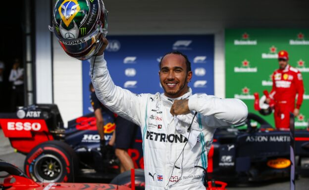 Was the Hamilton-Mercedes deal delay caused by money discussion?