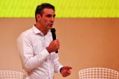 Abiteboul defends 'no car' Renault launch