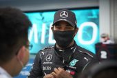 Hamilton hits back at F1 legends over racism