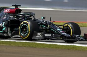 Red Bull suspects Mercedes hiding true pace