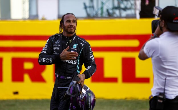 Mercedes rumour reason for Hamilton contract delay?