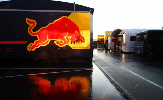 Red Bull sets new deadline for engine decision