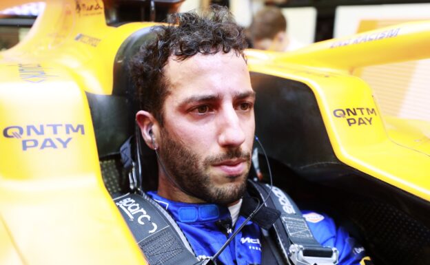 Marko urges Ricciardo to not 'give up' yet