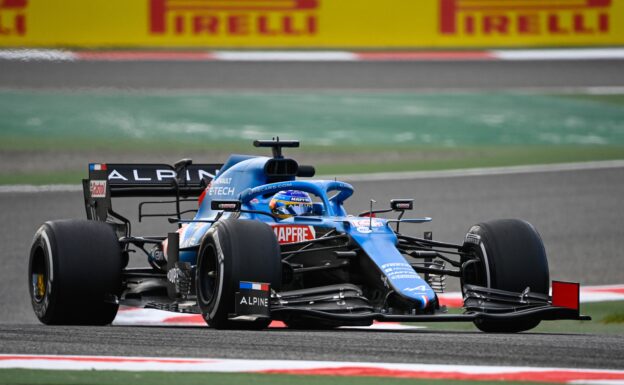 Alonso says 'not being a team player' accusations make him laugh