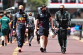 Verstappen disagrees on 'Hamilton is a more complete driver' story