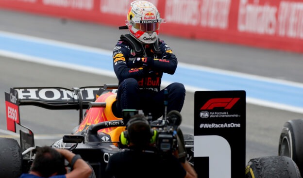 F1 media calls Verstappen's outstanding victory moral blow for Mercedes