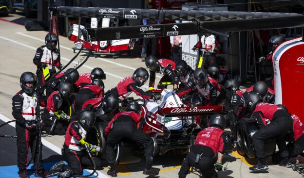 New pitstop rules delayed until after F1 summer break