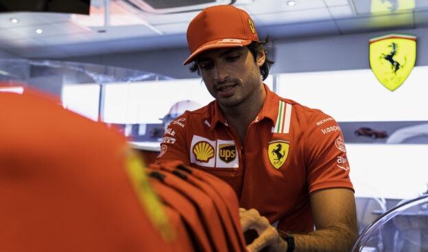 Sainz expects Ferrari can aim for next season's F1 title again