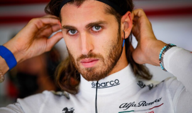 Italian government called upon to keep Giovinazzi in F1 next season