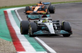 Mercedes team boss apologises for Hamilton's 'bad' F1 race