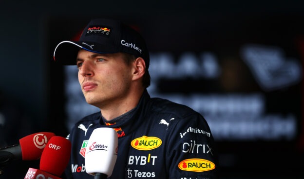 Verstappen thinks it's a shame F1 fans now react as football fans