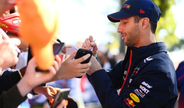 Piastri's early performances under scrutiny as Ricciardo shares insights