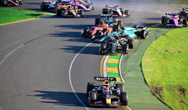 Former F1 stars slam chaotic Australian GP as Alesi bucks the trend