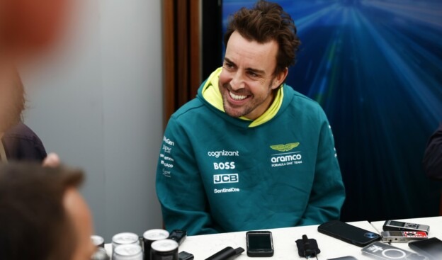 Aston Martin's Krack: Alonso Eyes 2025 Stay and Rejects Mercedes